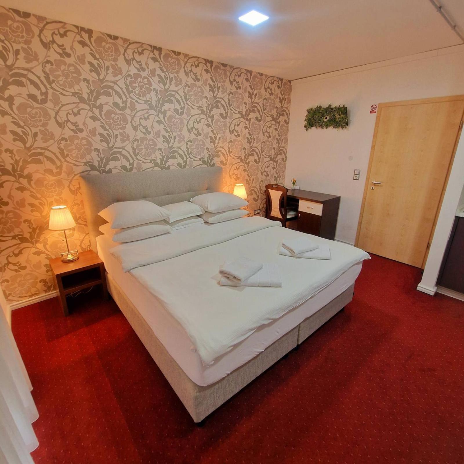 Swiss Plus Hotel Bihac Exterior photo